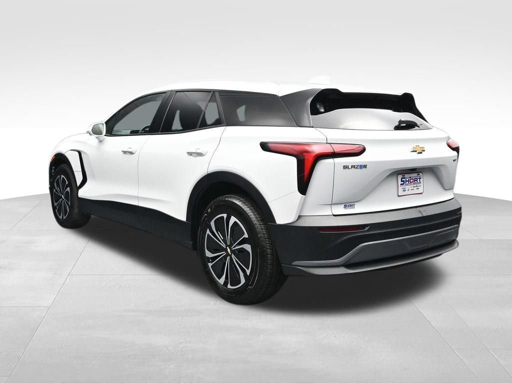 Used 2024 Chevrolet Blazer EV LT AWD/4WD image 3