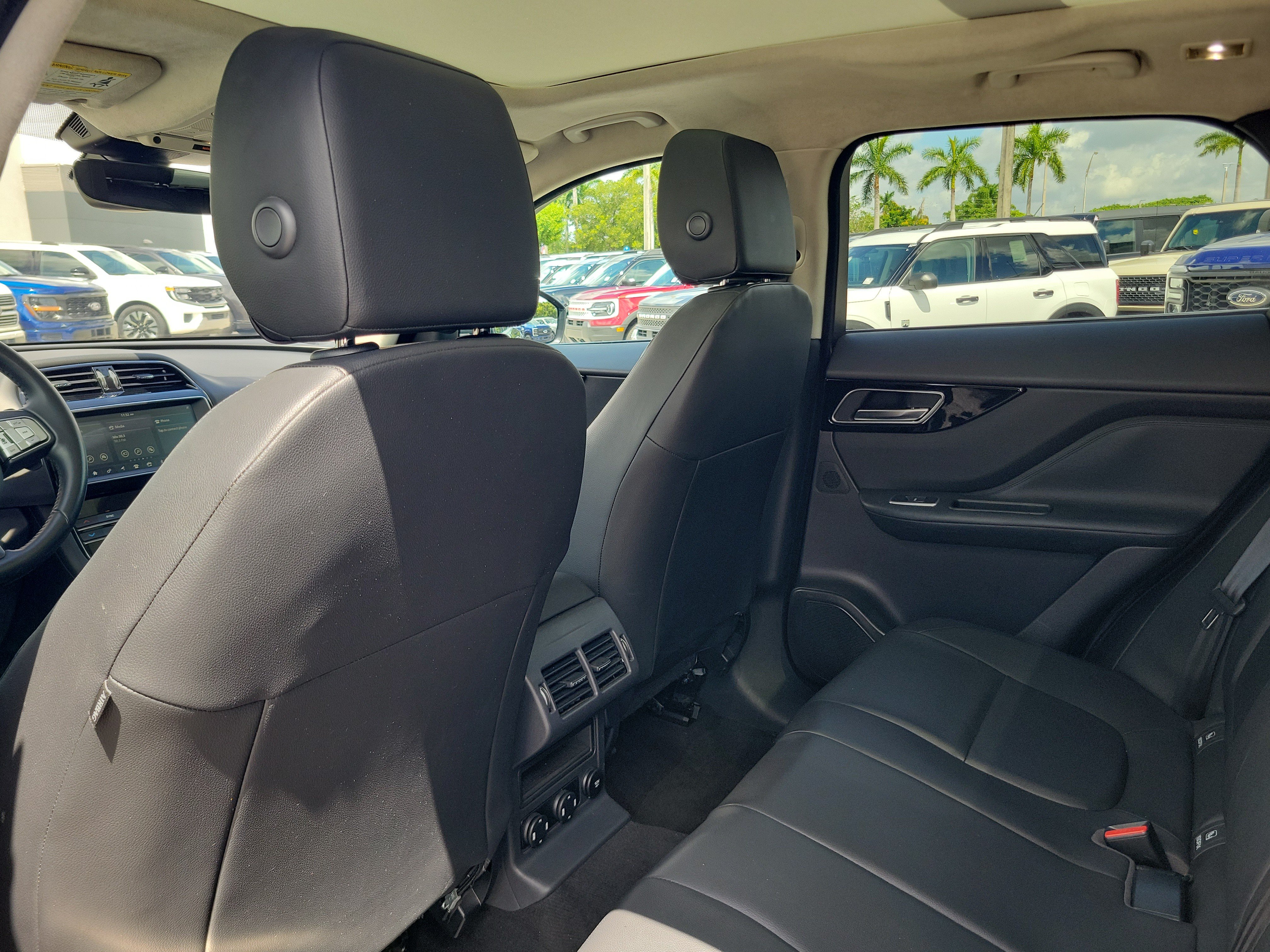 Used 2019 Jaguar F-PACE AWD/4WD image 16