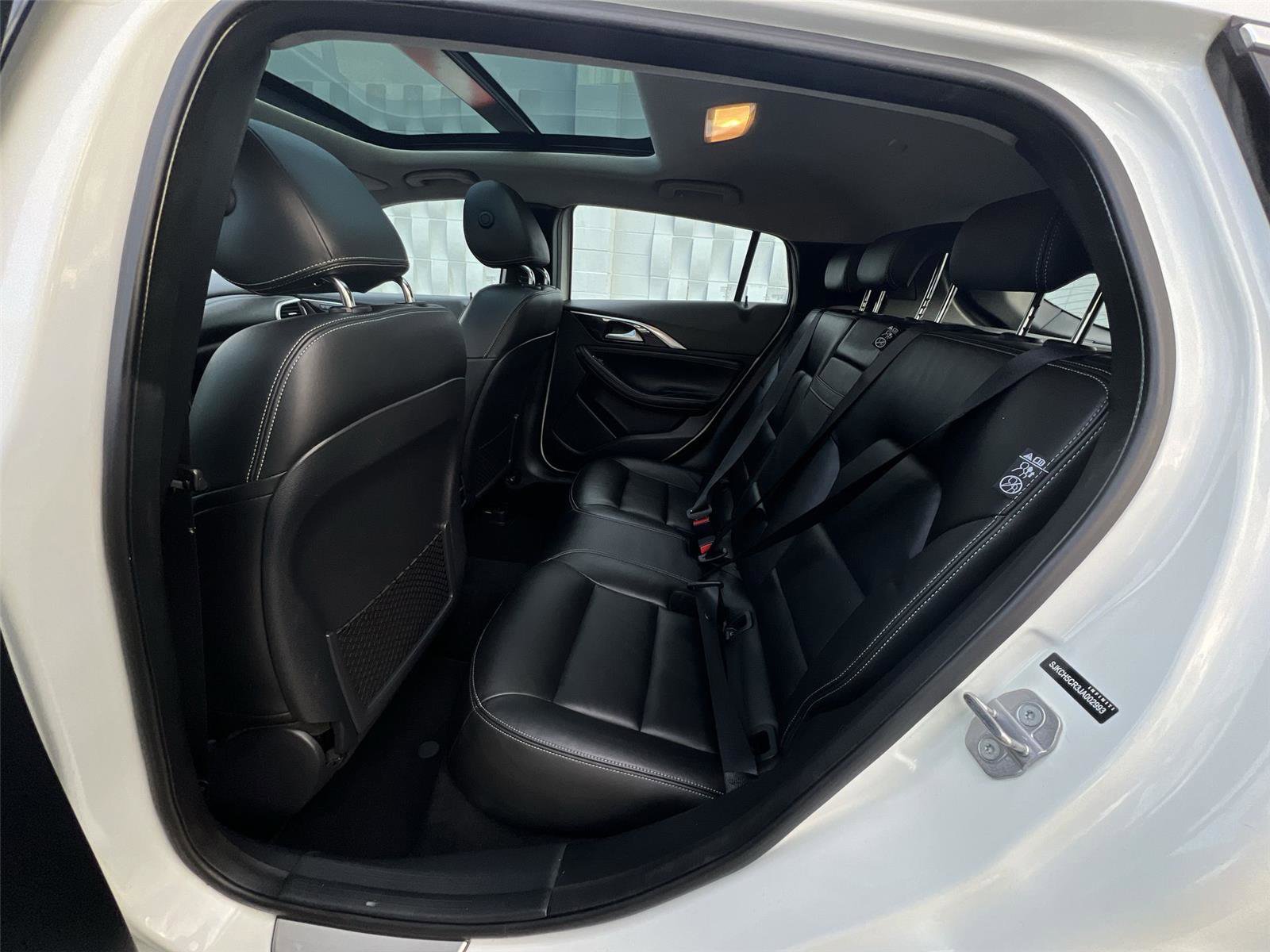 Used 2018 INFINITI QX30 Premium w/ Cargo Package image 22