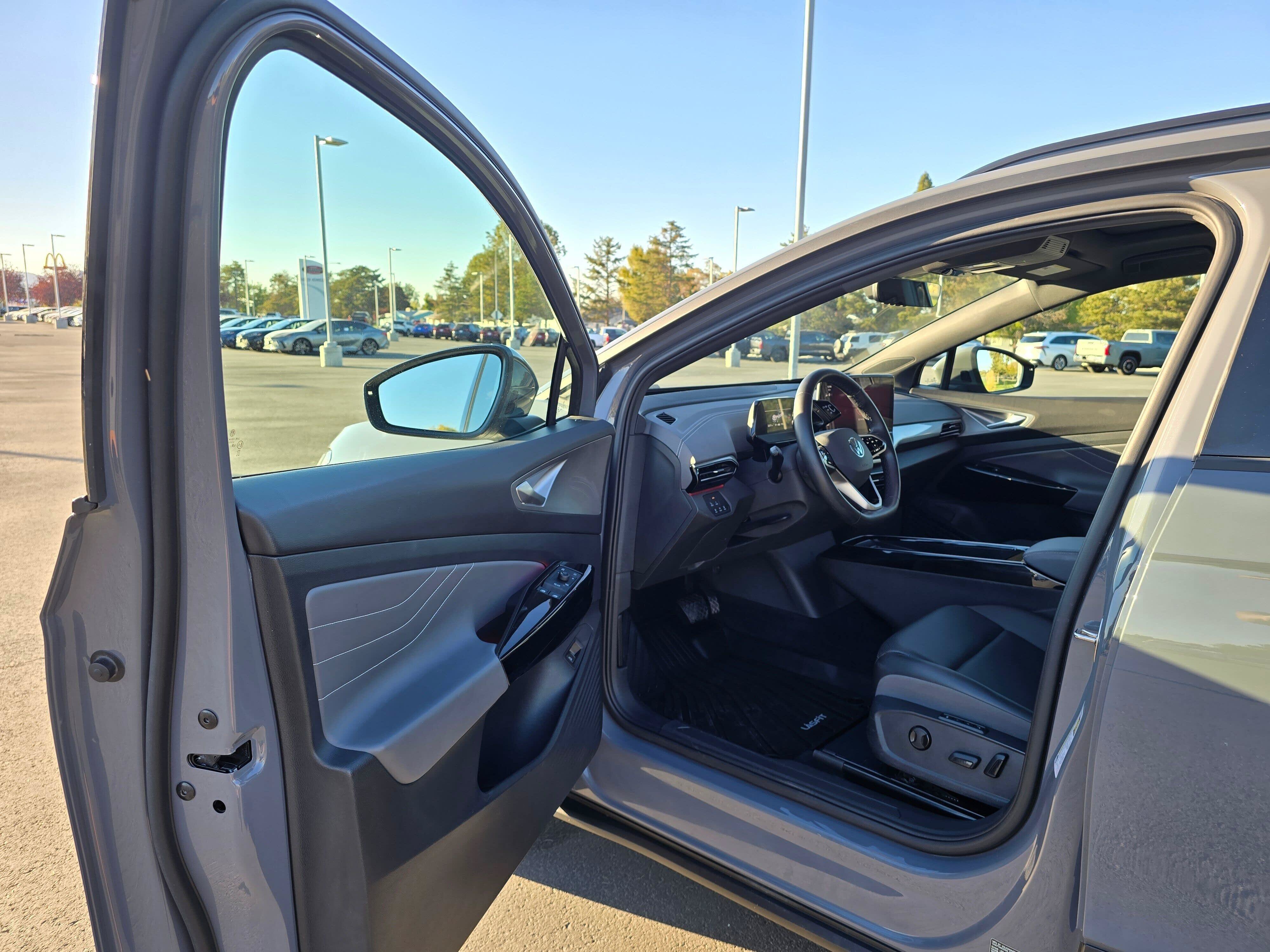 Used 2023 Volkswagen ID.4 Pro S AWD/4WD image 17