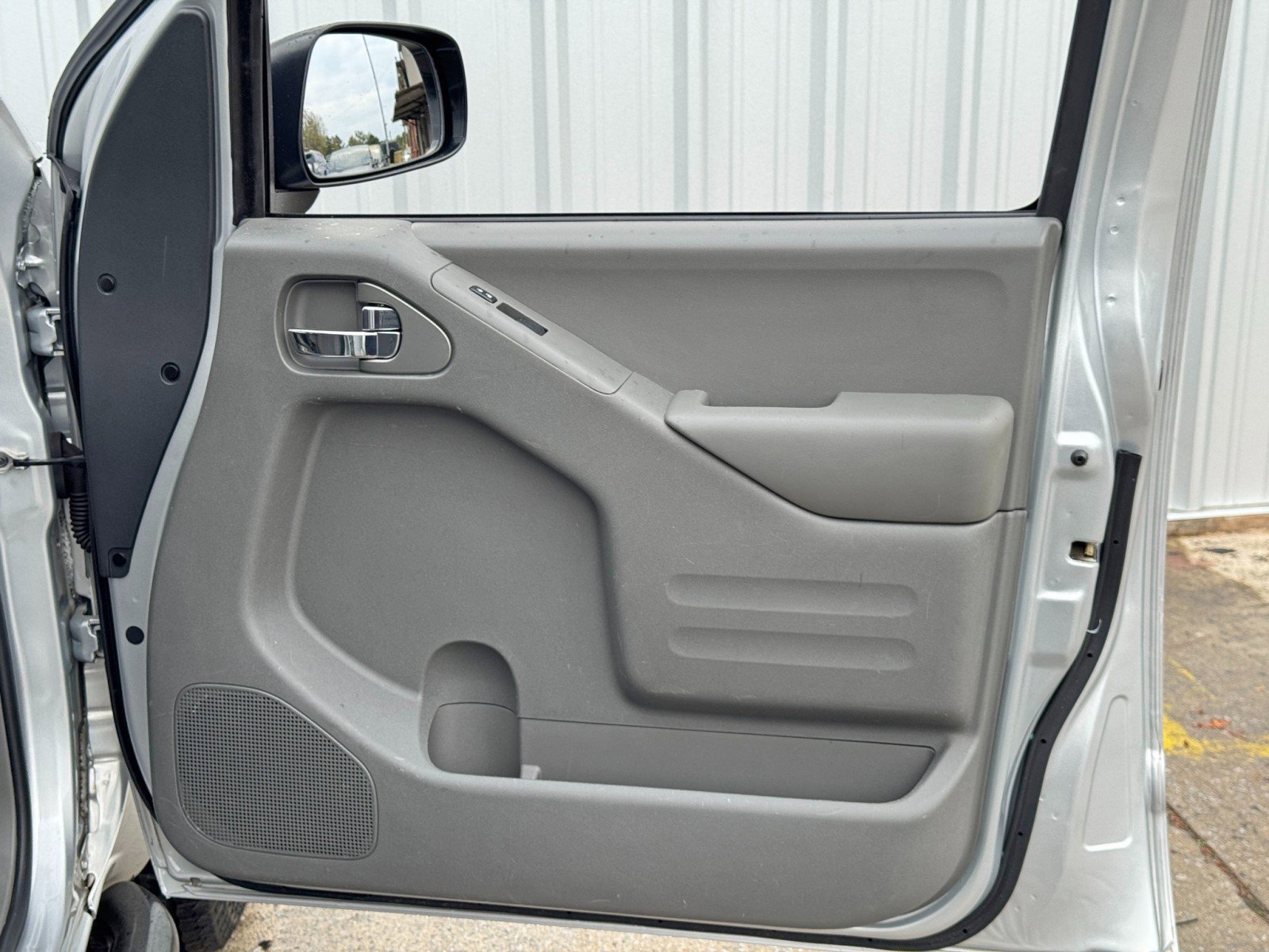 Used 2019 Nissan Frontier SV image 34