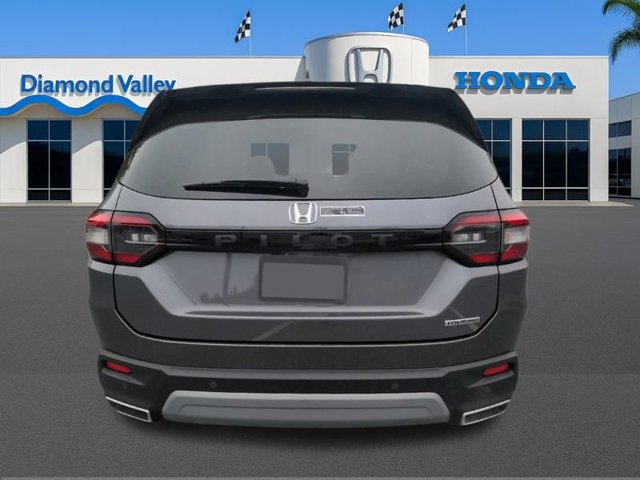 New 2025 Honda Pilot Touring image 4