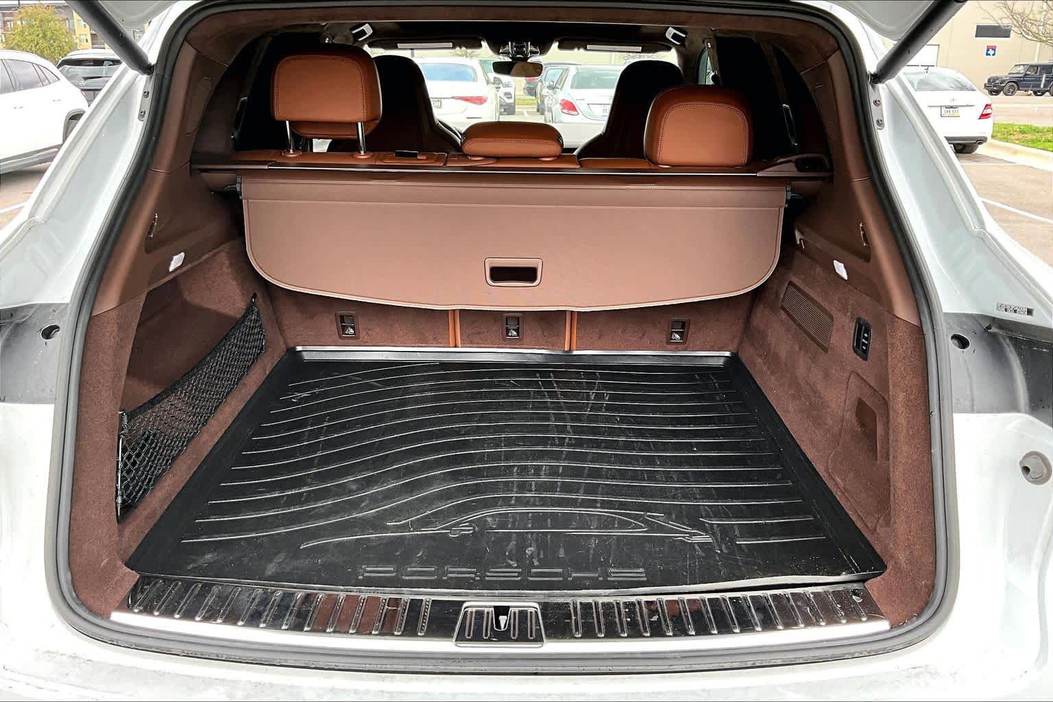 Used 2023 Porsche Cayenne Turbo image 10