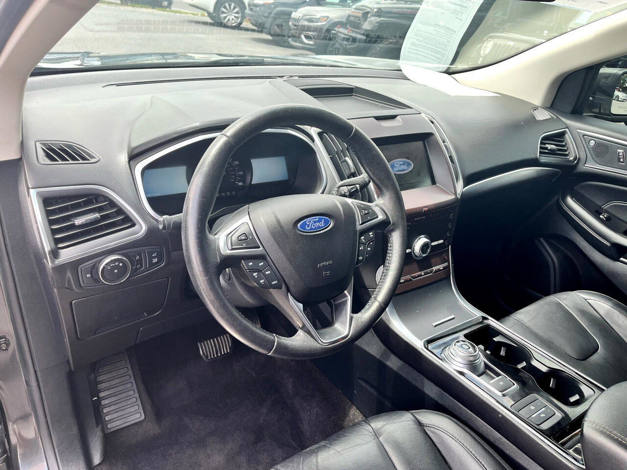 Used 2020 Ford Edge Titanium image 10
