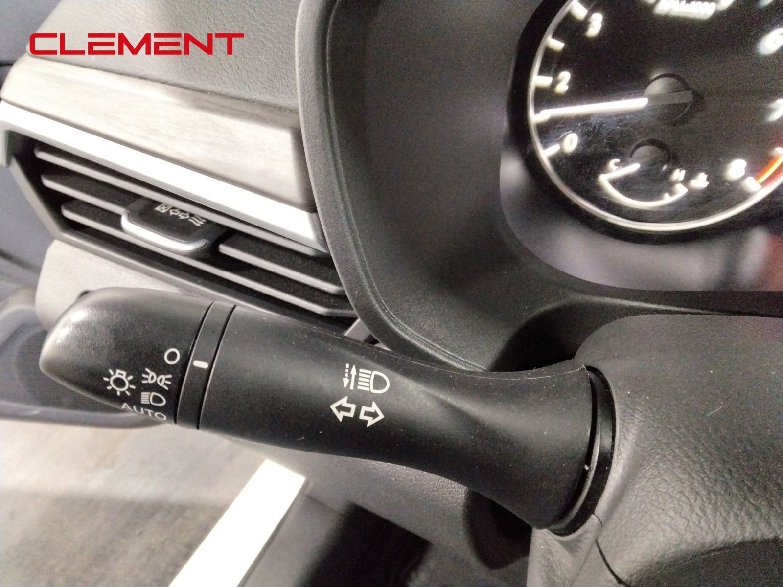 Used 2025 Nissan Altima 2.5 SV FWD image 14