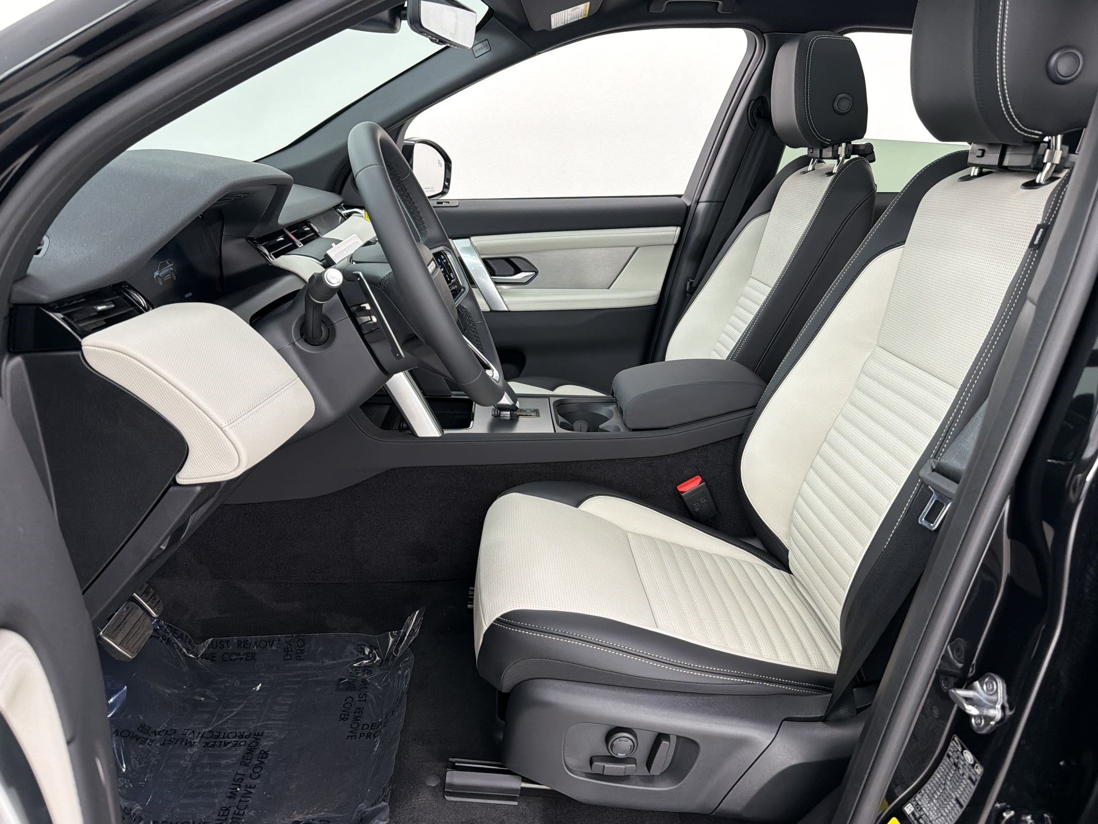 New 2026 Land Rover Discovery Sport Landmark AWD/4WD image 30