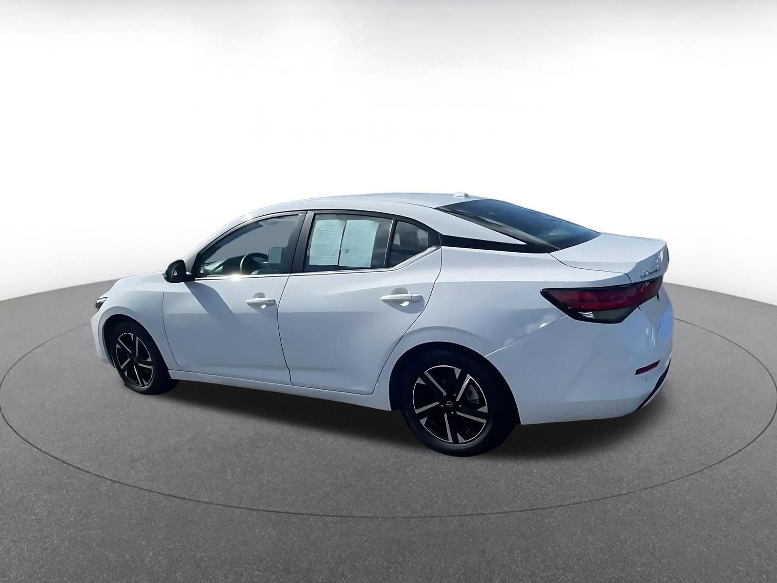 Used 2025 Nissan Sentra SV FWD image 10