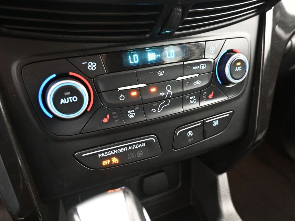 Used 2019 Ford Escape SE image 18