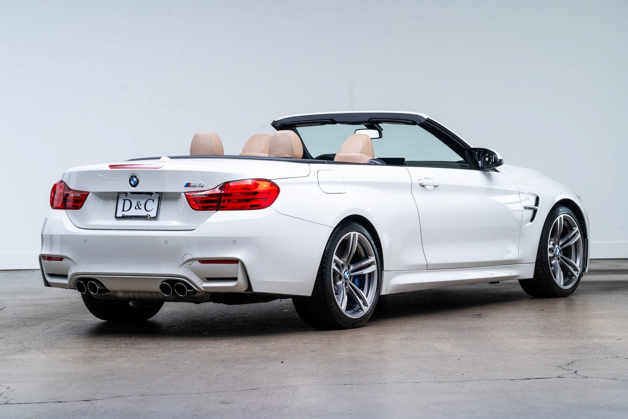 Used 2016 BMW M4 Convertible RWD image 8