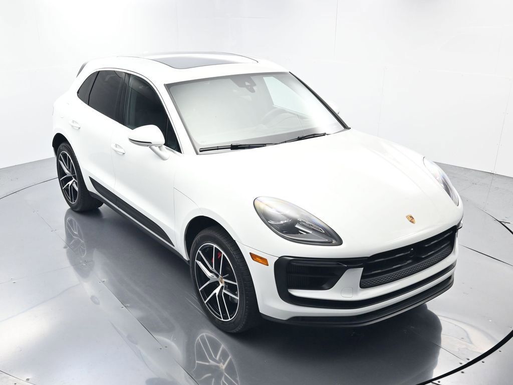 Certified 2023 Porsche Macan S AWD/4WD image 43