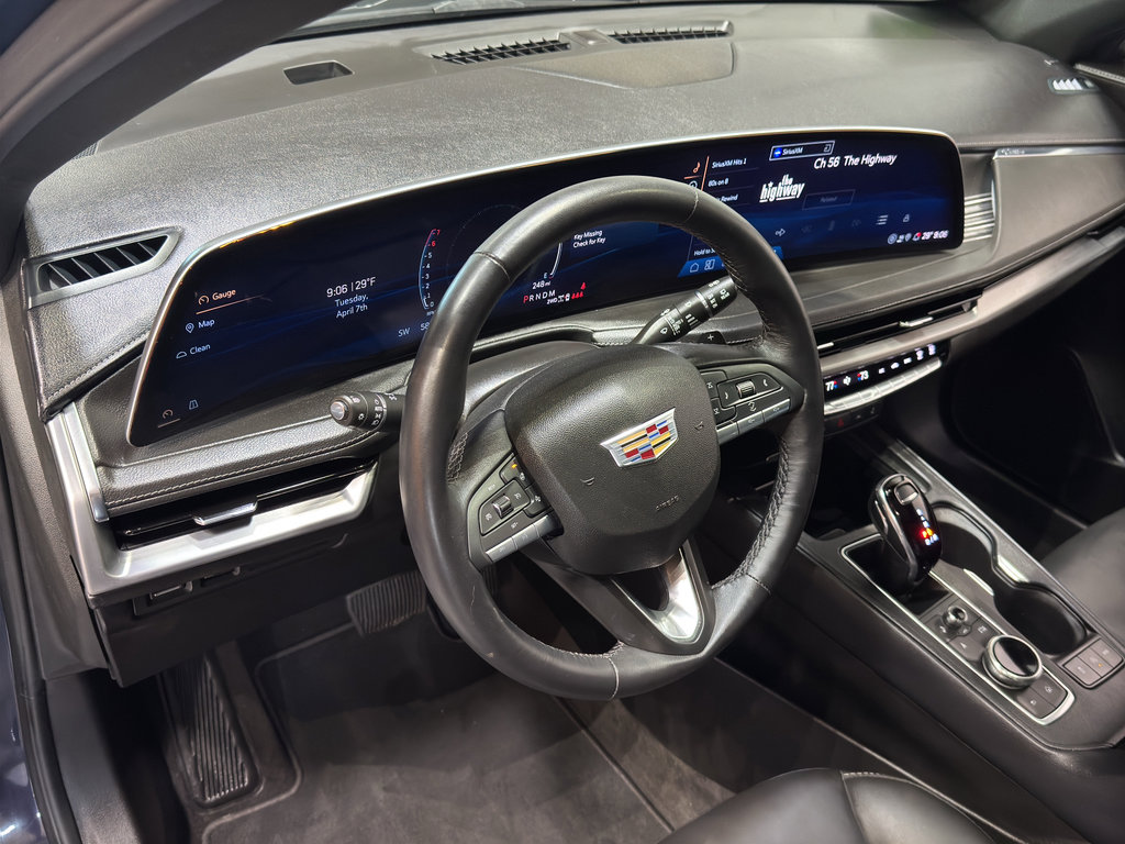 Used 2025 Cadillac XT4 Premium Luxury image 15