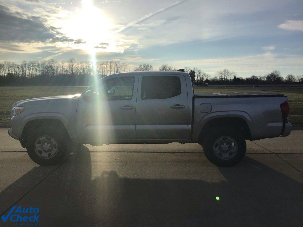 Used 2022 Toyota Tacoma SR image 7