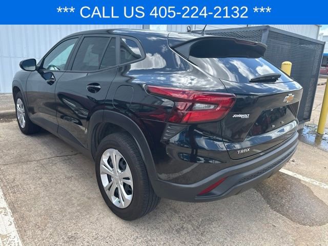 Used 2025 Chevrolet Trax LS w/ Driver Confidence Package FWD image 5