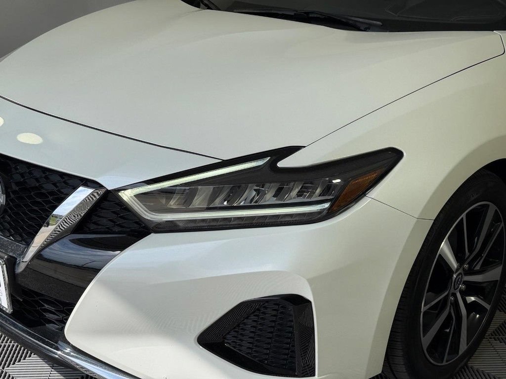 Used 2023 Nissan Maxima SV w/ Floor Mat Group FWD image 12