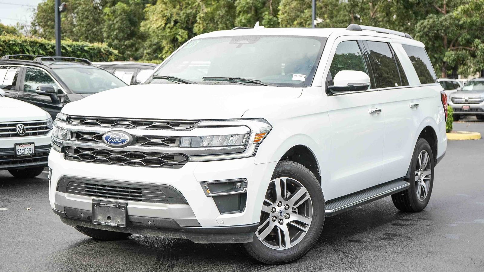 Used 2023 Ford Expedition Limited image 1