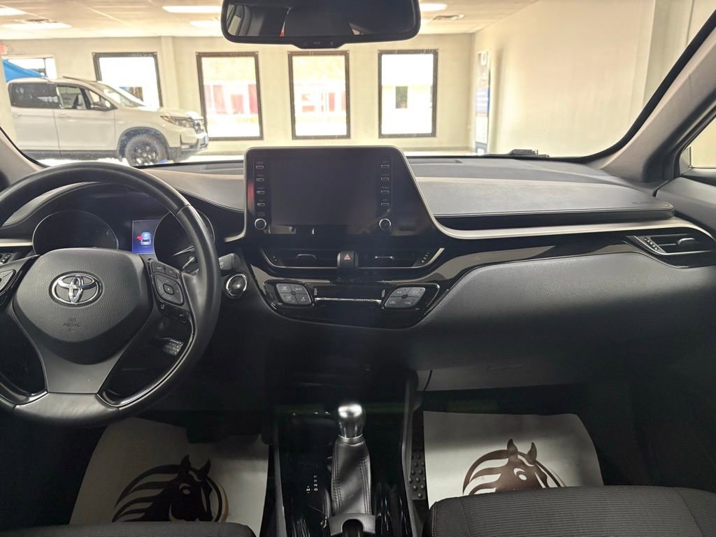 Used 2019 Toyota C-HR XLE FWD image 14