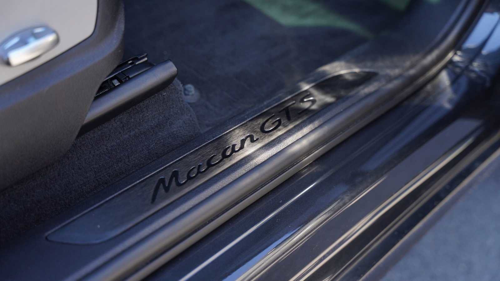 Used 2021 Porsche Macan GTS AWD/4WD image 30