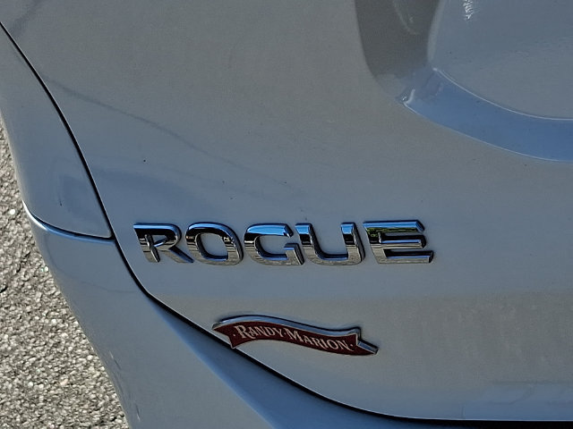 Used 2015 Nissan Rogue SV w/ SV Premium Package FWD image 32