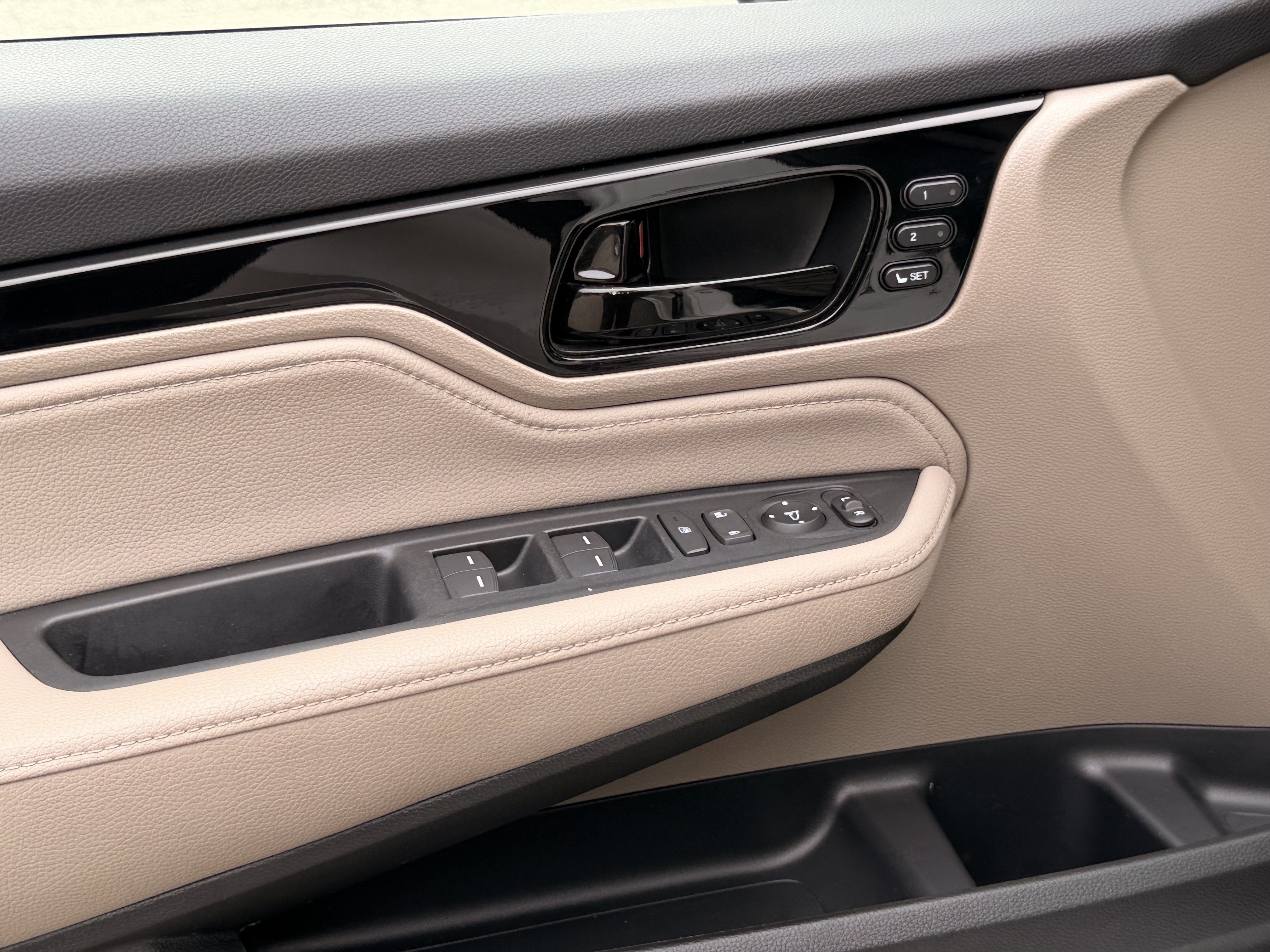 Certified 2024 Honda Odyssey Touring image 10