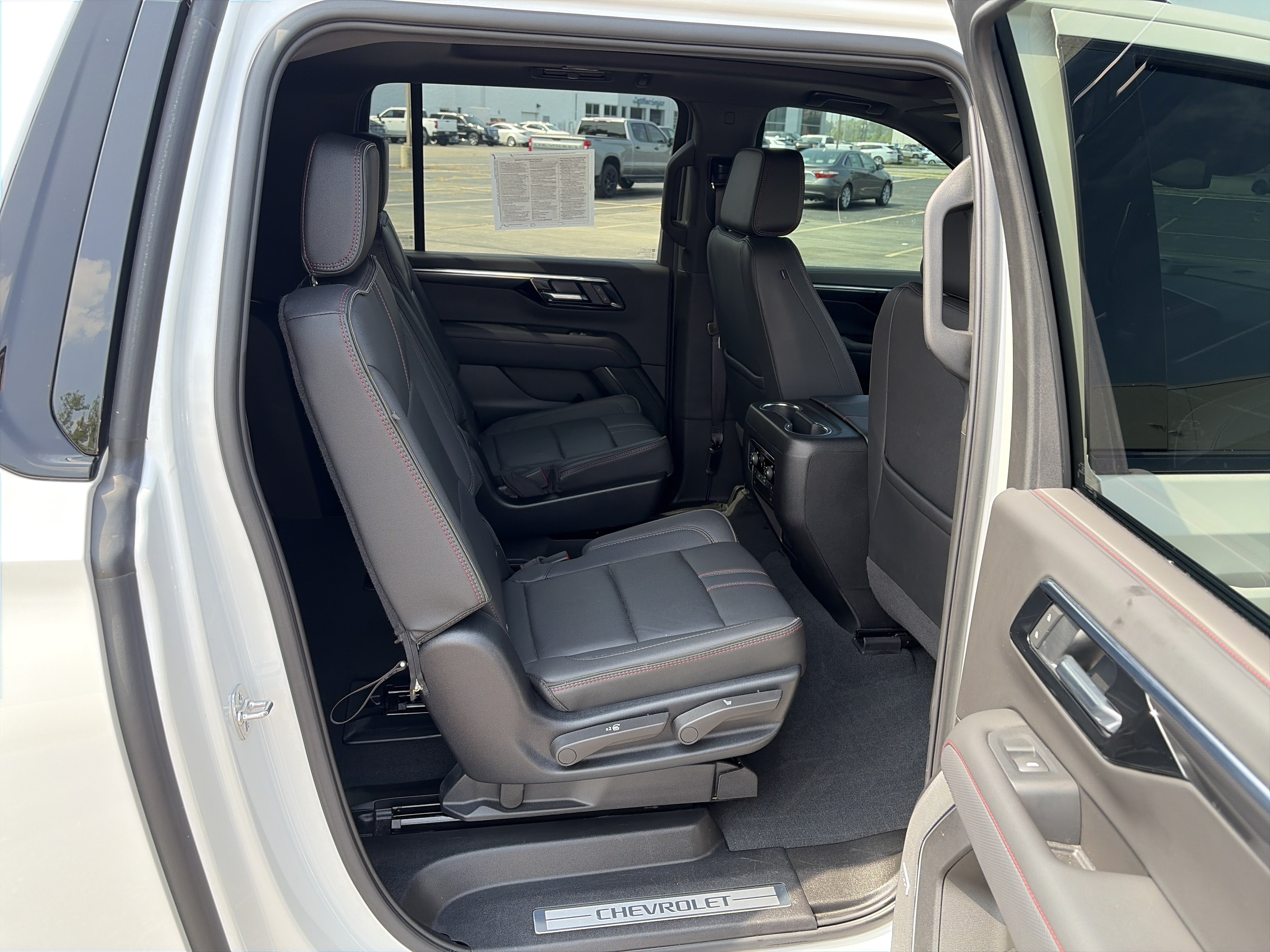 Used 2025 Chevrolet Suburban RST w/ Comfort Package AWD/4WD image 16