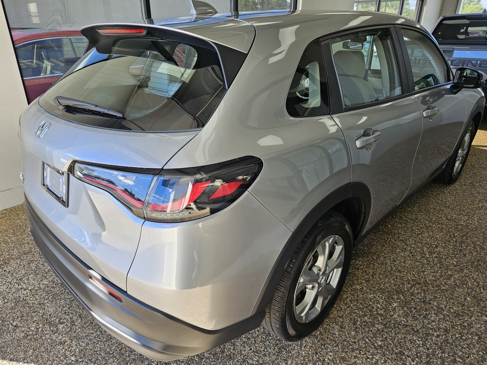 Used 2025 Honda HR-V LX image 2