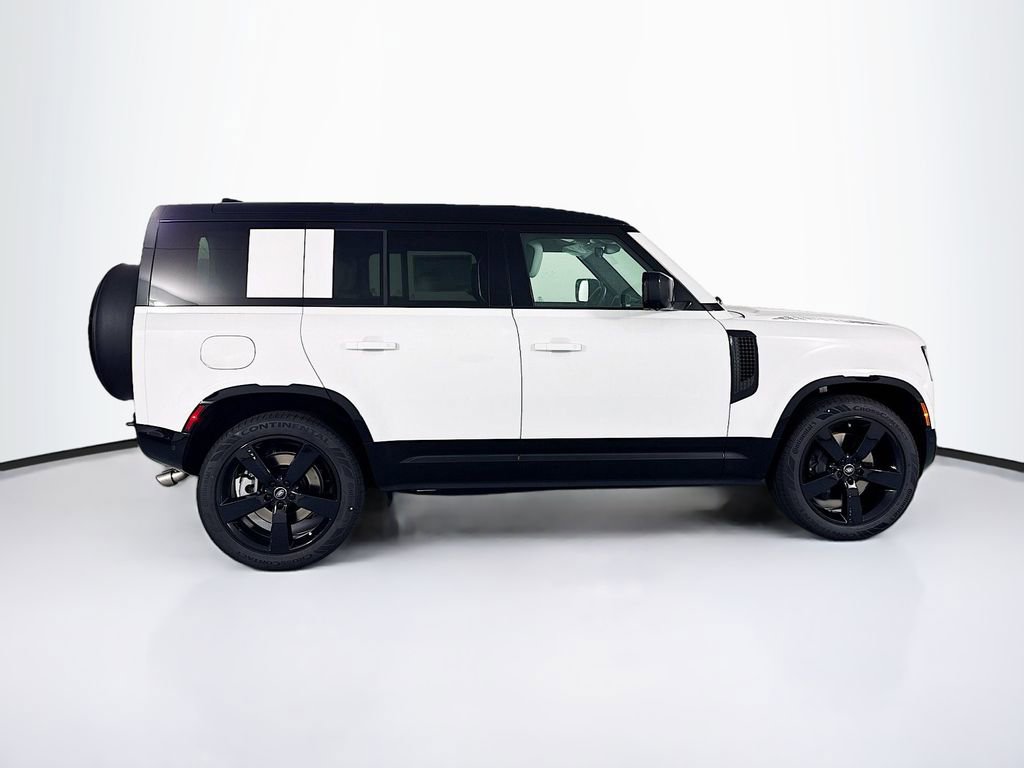 Used 2025 Land Rover Defender 110 X-Dynamic SE AWD/4WD image 4