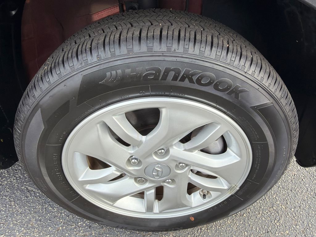 Used 2024 Hyundai Venue SE image 12