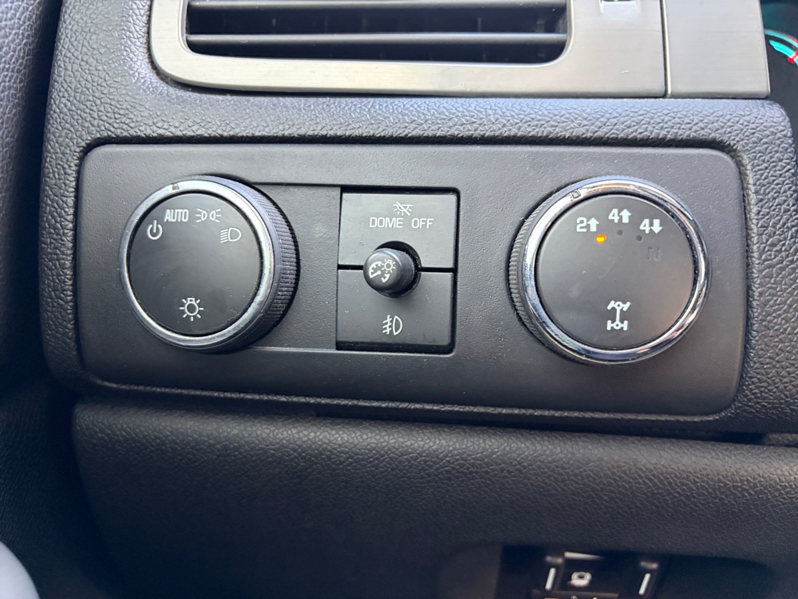 Used 2014 Chevrolet Silverado 3500 LTZ AWD/4WD image 16