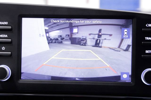 Used 2023 Hyundai Elantra SEL image 34