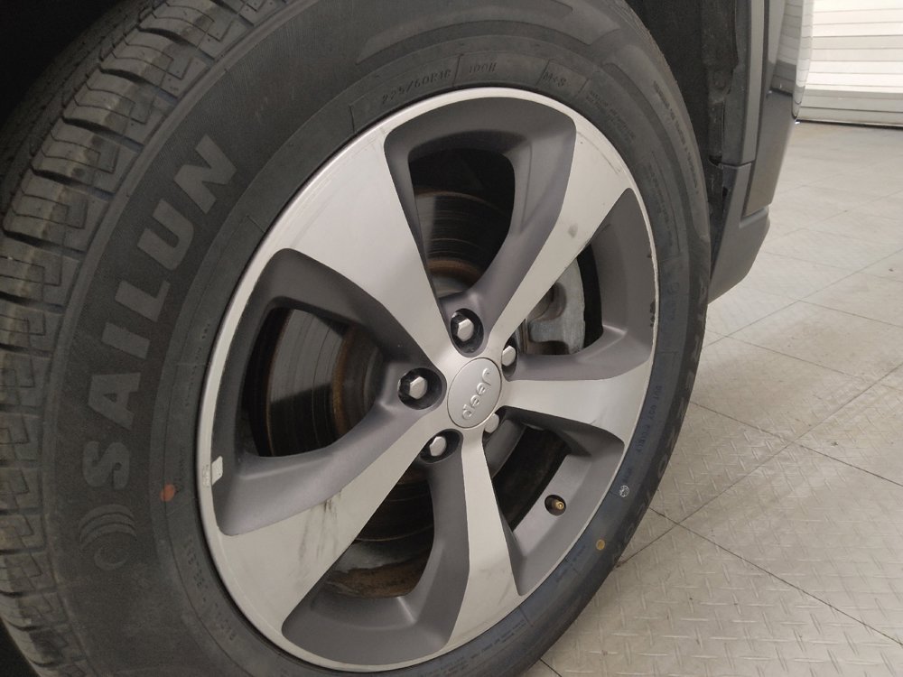Used 2020 Jeep Cherokee Limited AWD/4WD image 31