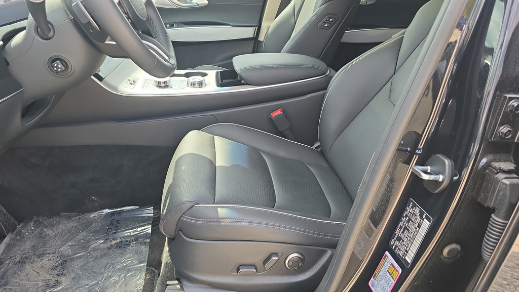 New 2026 Genesis GV70 2.5T Advanced AWD/4WD image 13