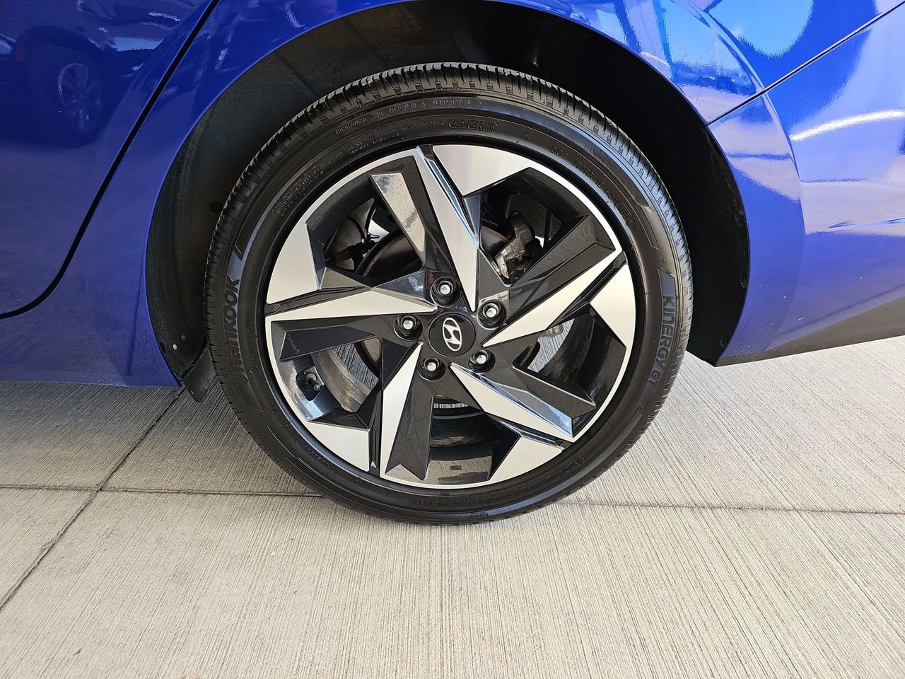 Used 2022 Hyundai Elantra SEL w/ Convenience + Premium Package image 38