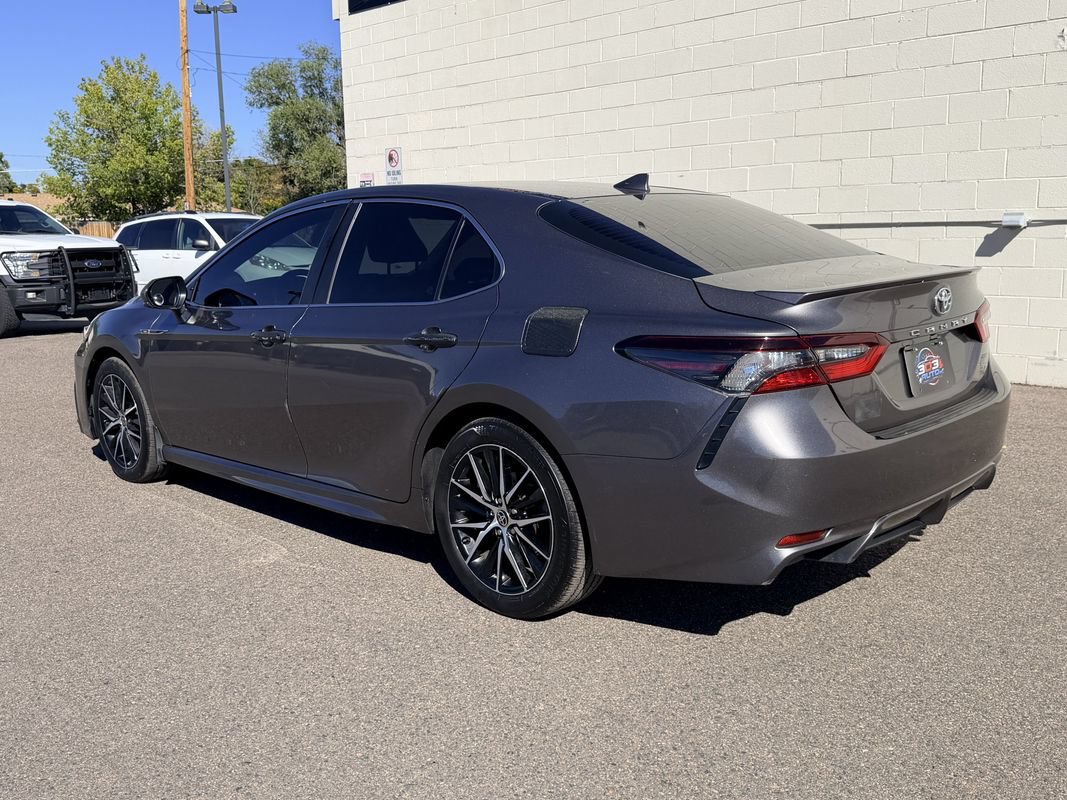 Used 2021 Toyota Camry SE FWD image 5