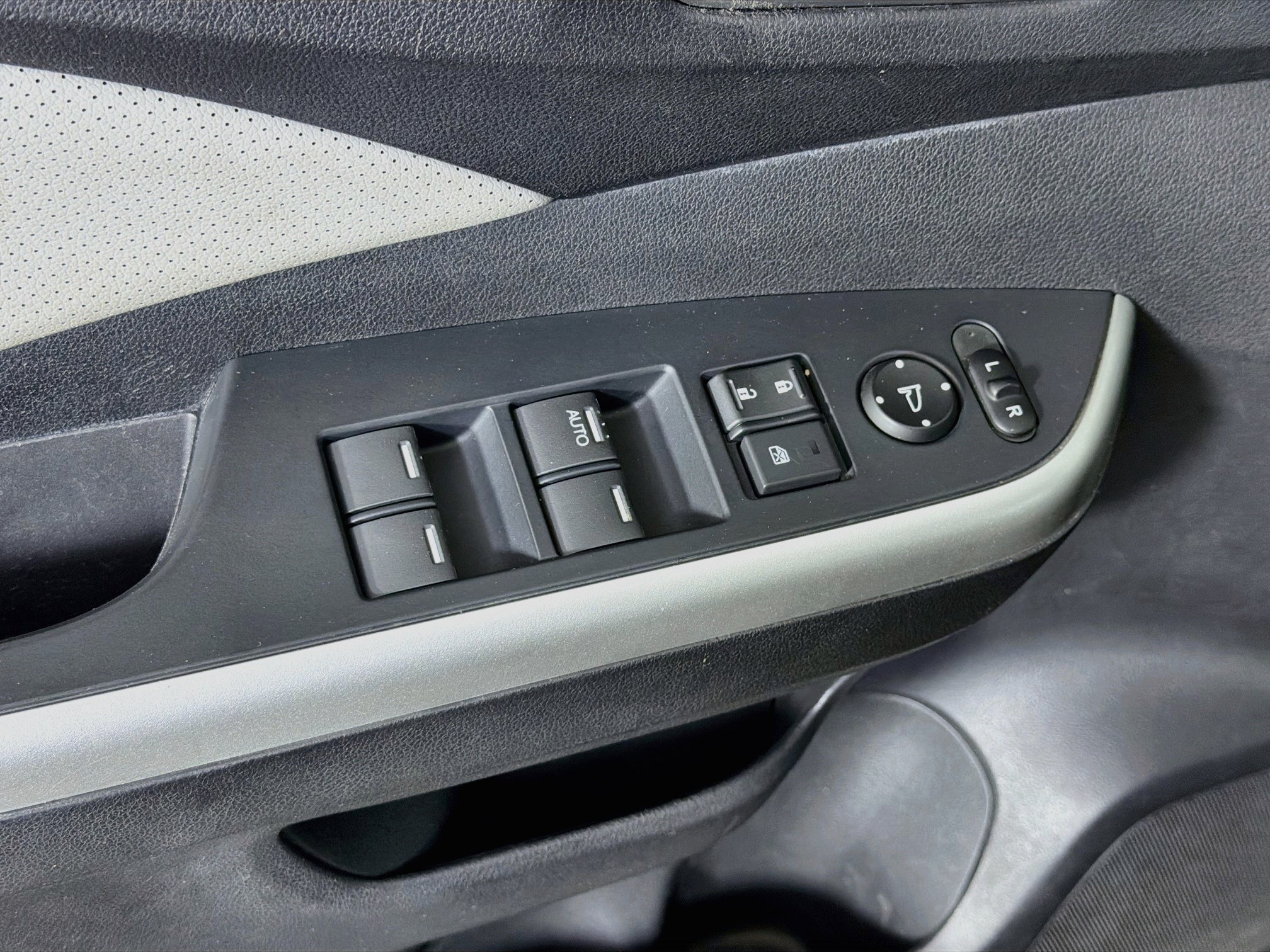 Used 2015 Honda CR-V EX-L image 15