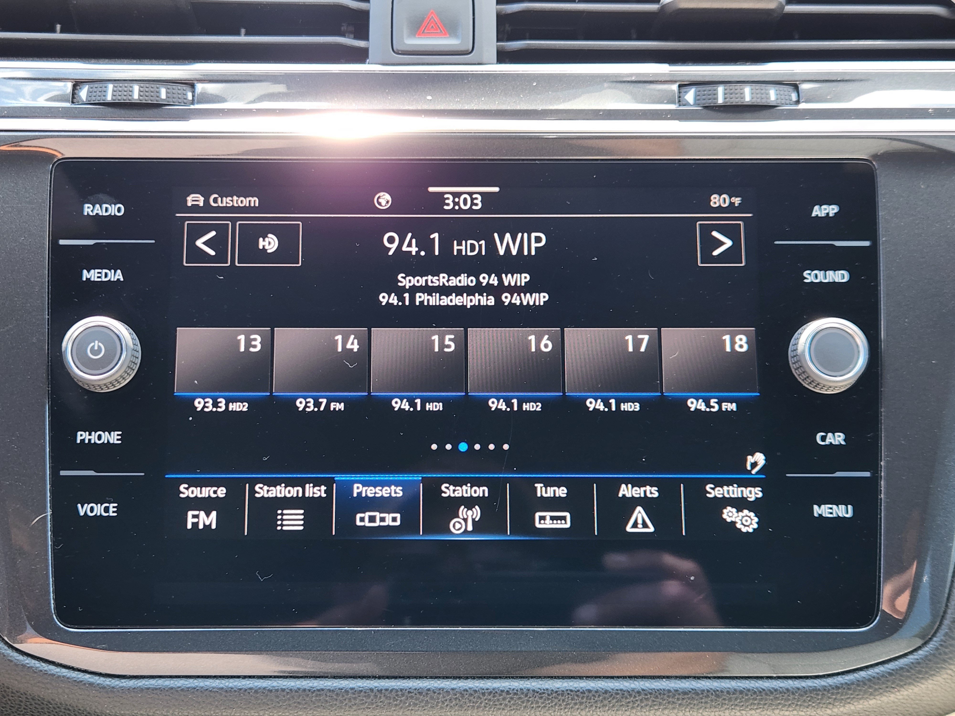 Certified 2023 Volkswagen Tiguan SE R-Line AWD/4WD image 11