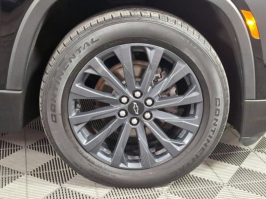 Used 2023 Chevrolet Traverse RS w/ LPO, Floor Liner Package AWD/4WD image 11