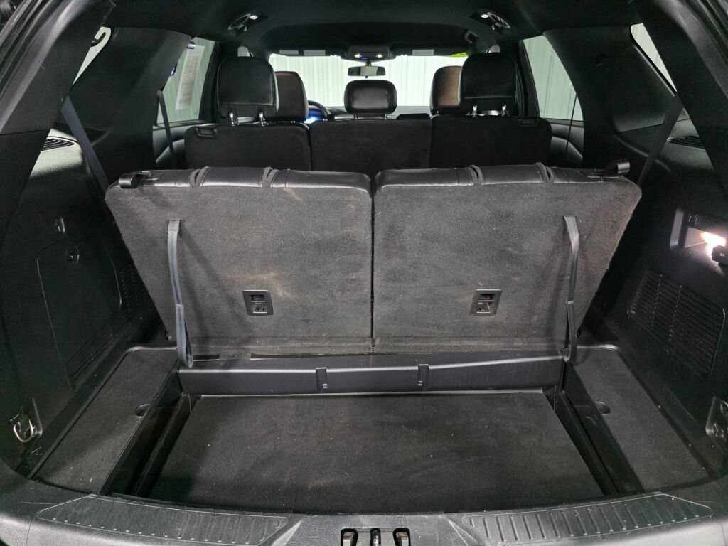 Used 2020 Ford Explorer XLT w/ Equipment Group 202A AWD/4WD image 12