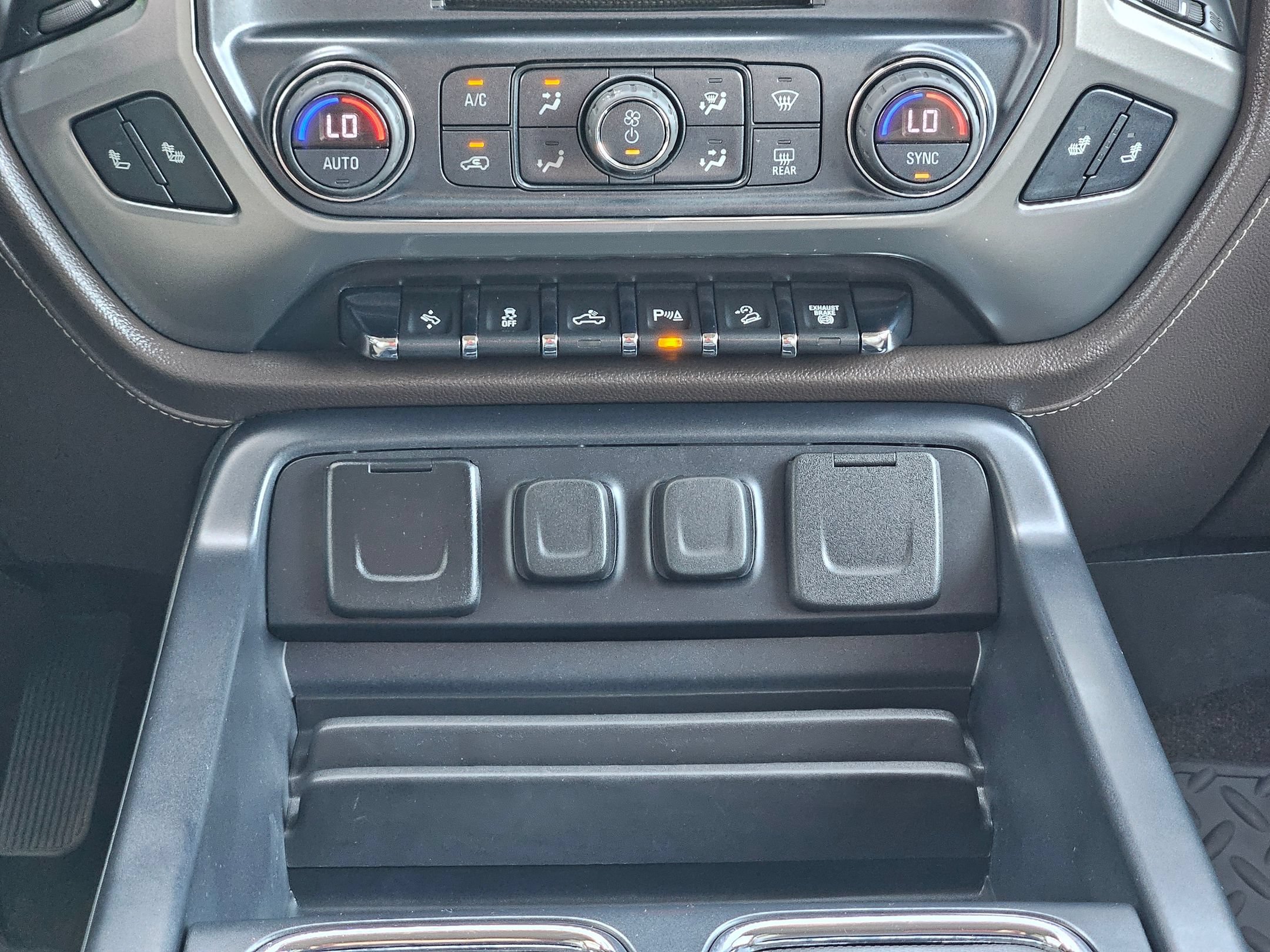 Used 2019 Chevrolet Silverado 2500 LTZ w/ Duramax Plus Package AWD/4WD image 13