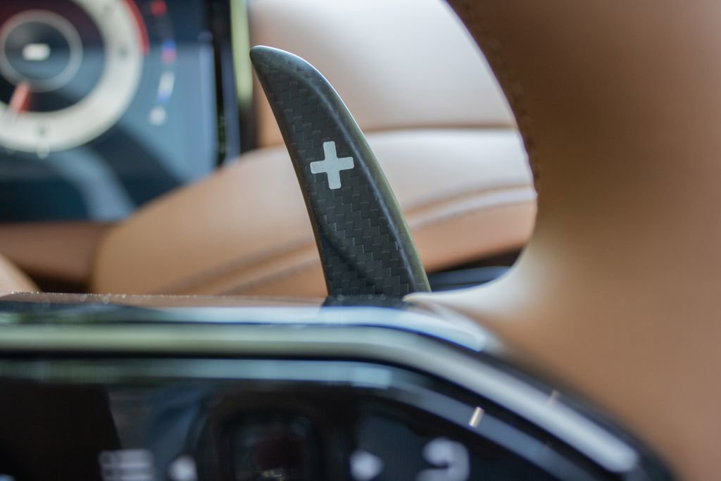 New 2025 Aston Martin DB12 Convertible image 21