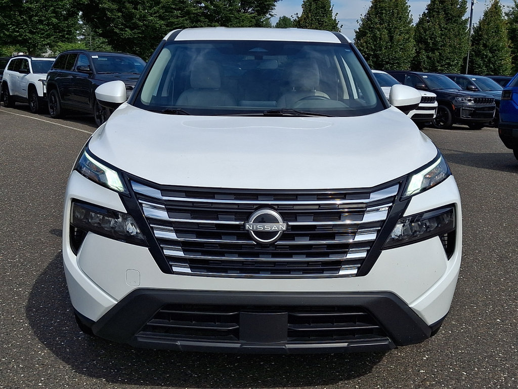 Used 2025 Nissan Rogue SV AWD/4WD image 8