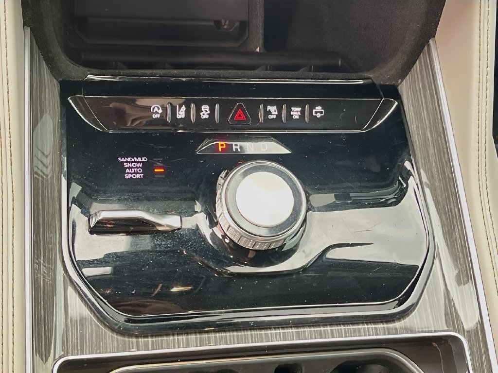 Used 2022 Jeep Wagoneer Series II AWD/4WD image 17