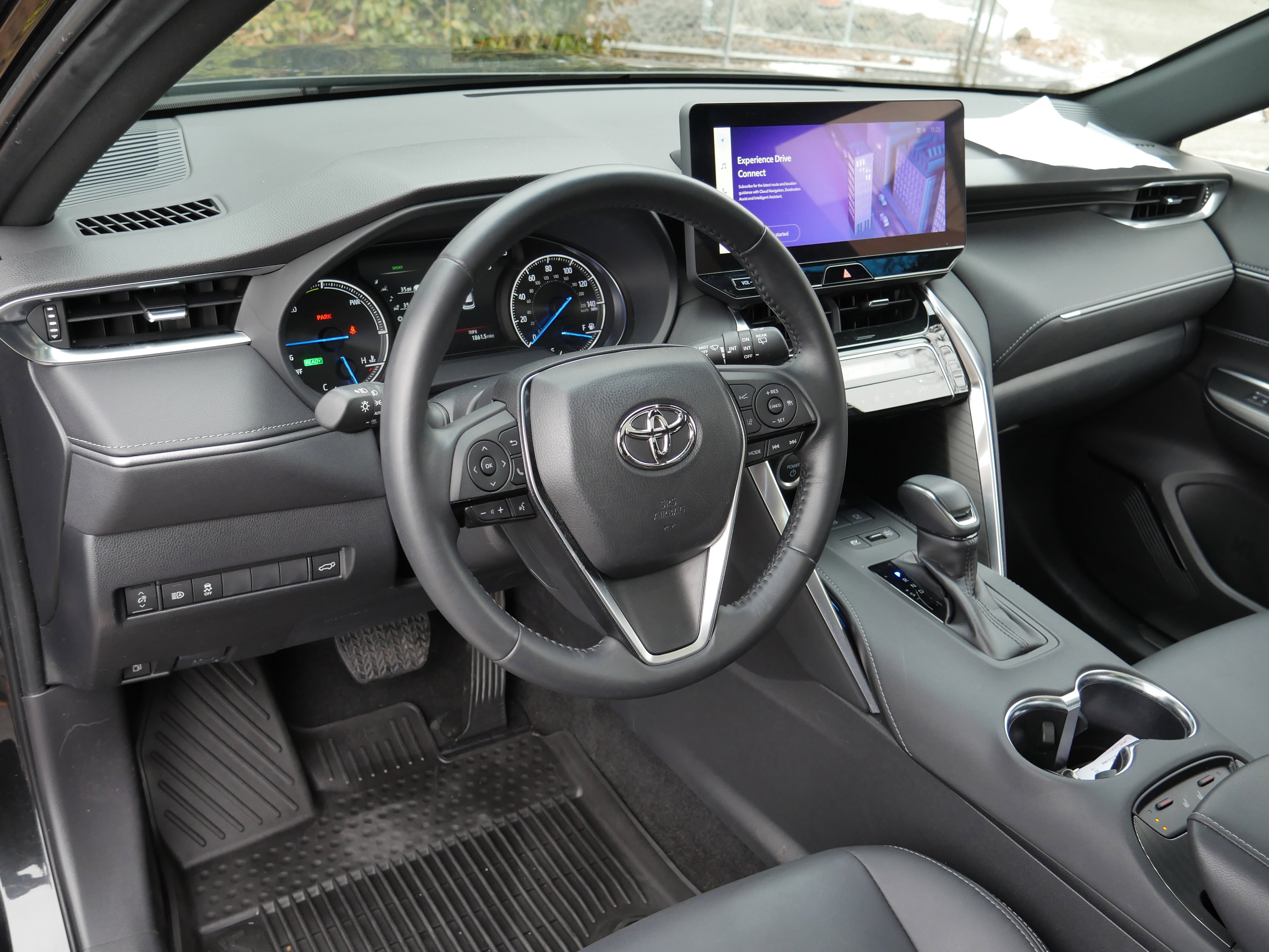 Used 2023 Toyota Venza Nightshade image 4