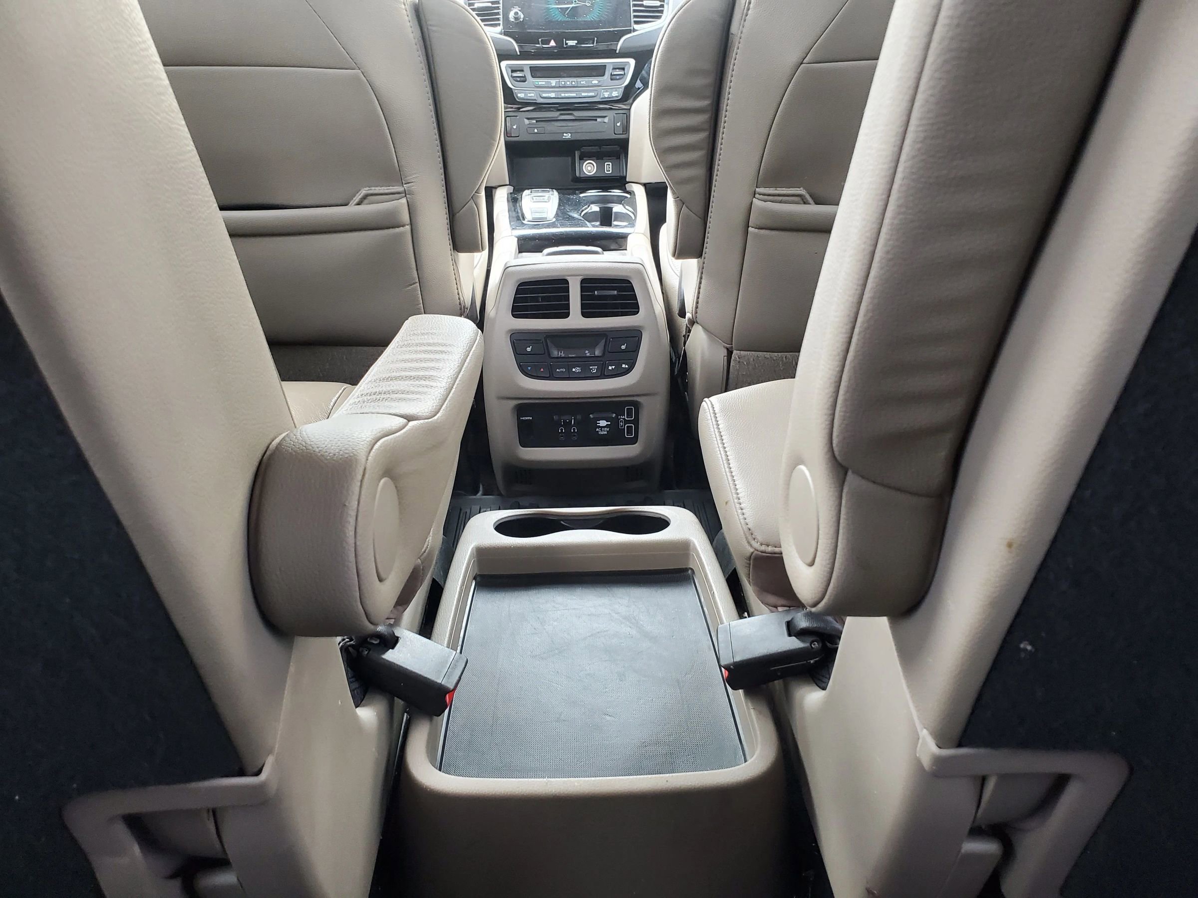 Used 2019 Honda Pilot Touring image 41