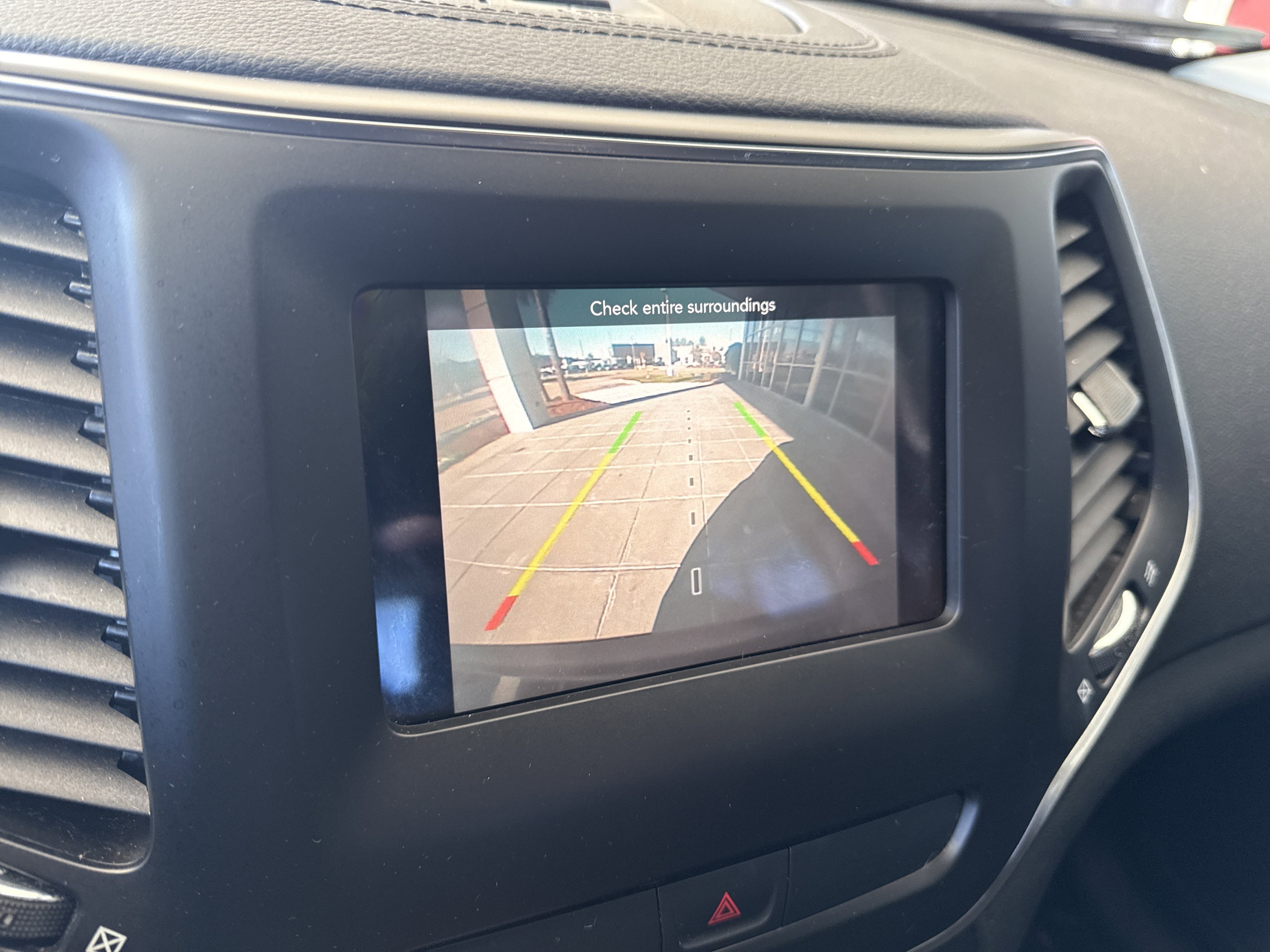 Used 2019 Jeep Cherokee Latitude w/ Popular Appearance Group image 24