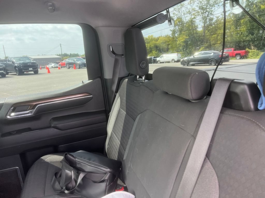 Used 2023 Chevrolet Silverado 1500 LT AWD/4WD image 6