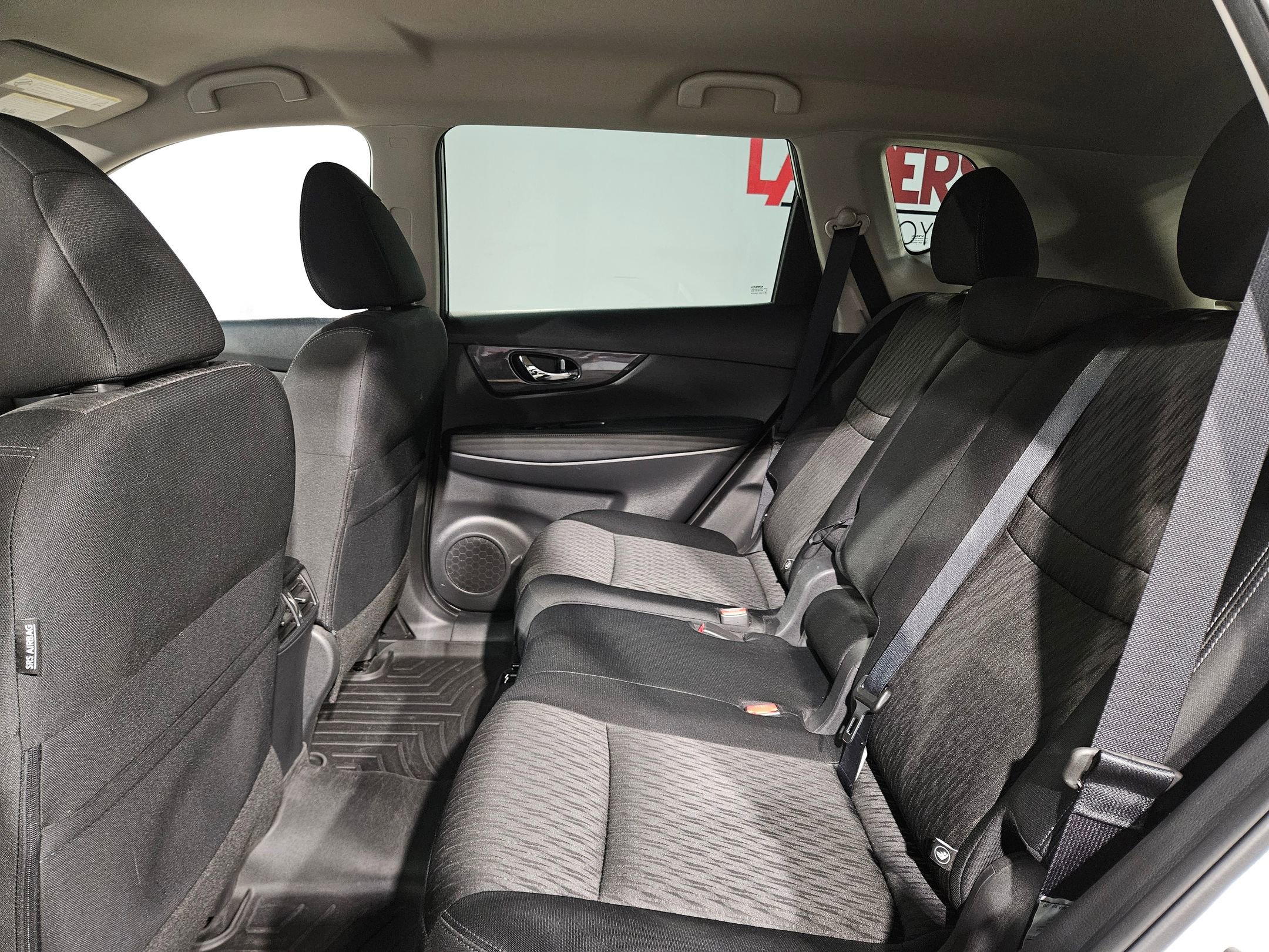 Used 2017 Nissan Rogue SV FWD image 35