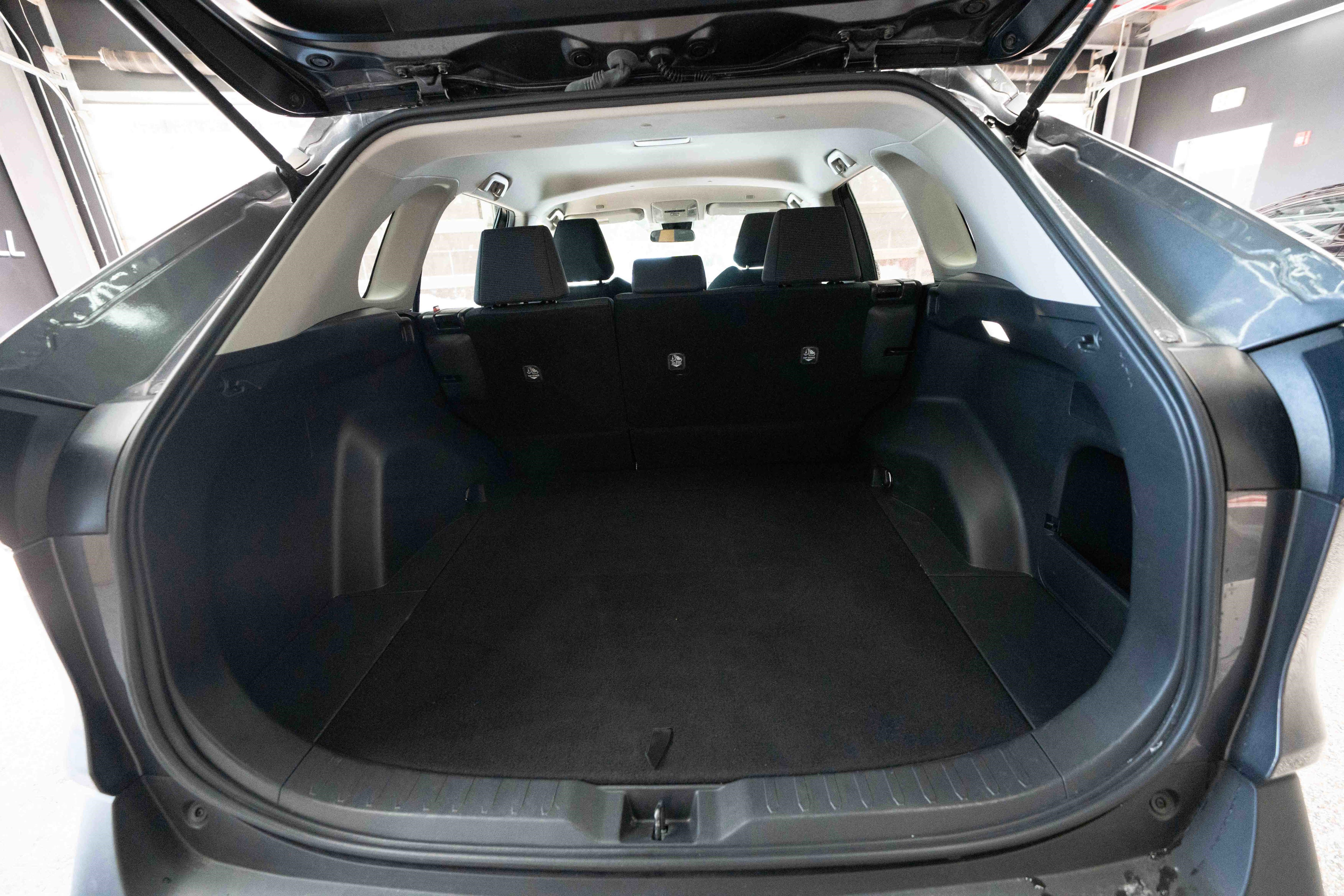 Used 2024 Toyota RAV4 LE image 28