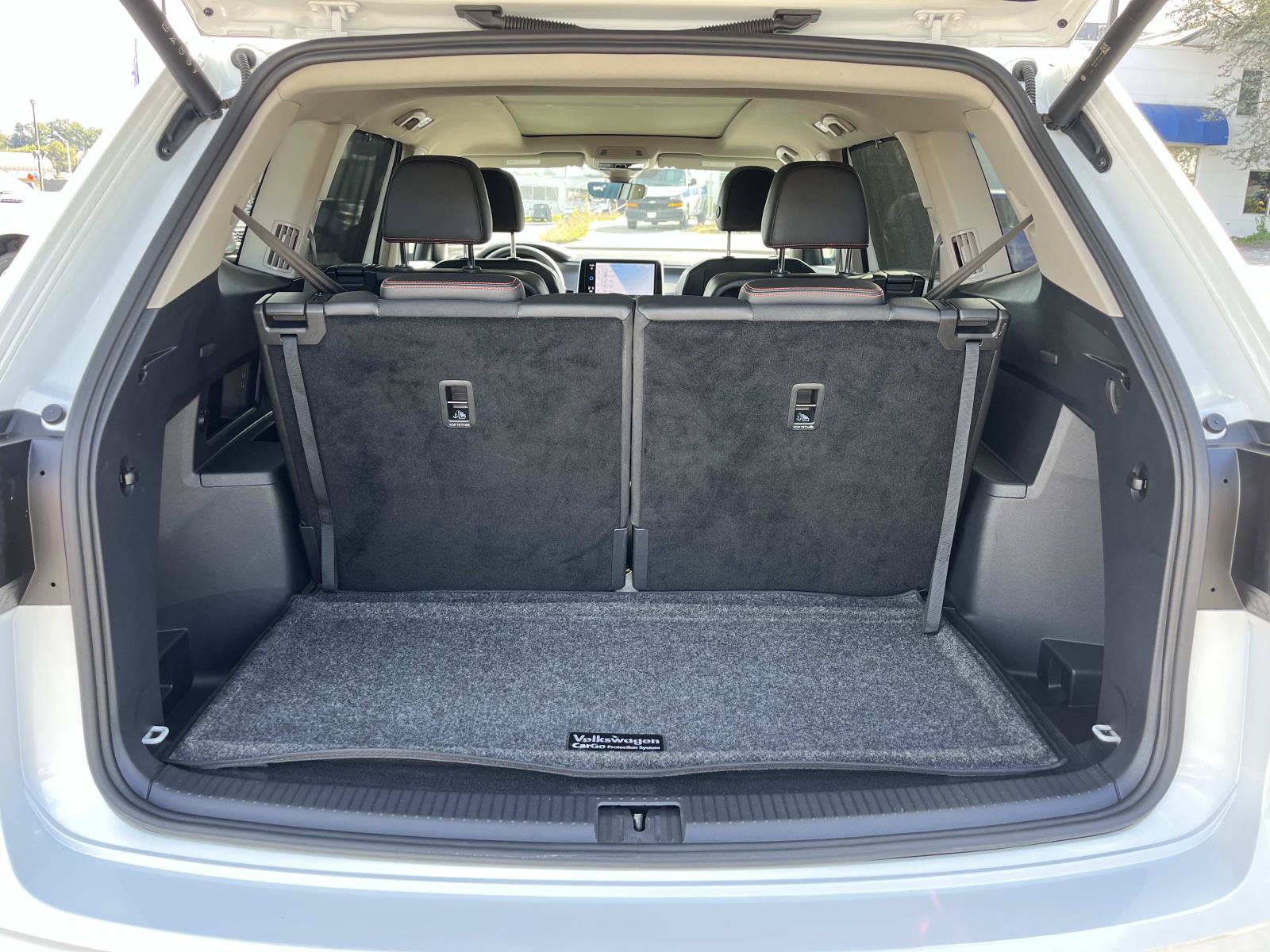 Used 2024 Volkswagen Atlas Peak Edition SEL AWD/4WD image 20