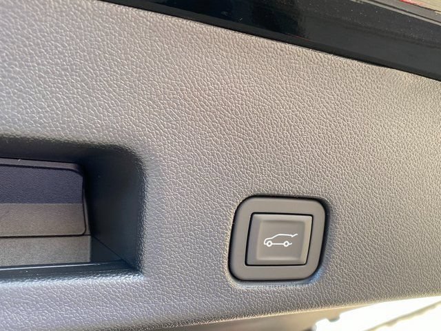 New 2025 GMC Acadia Elevation w/ Elevation Premium Package FWD image 11
