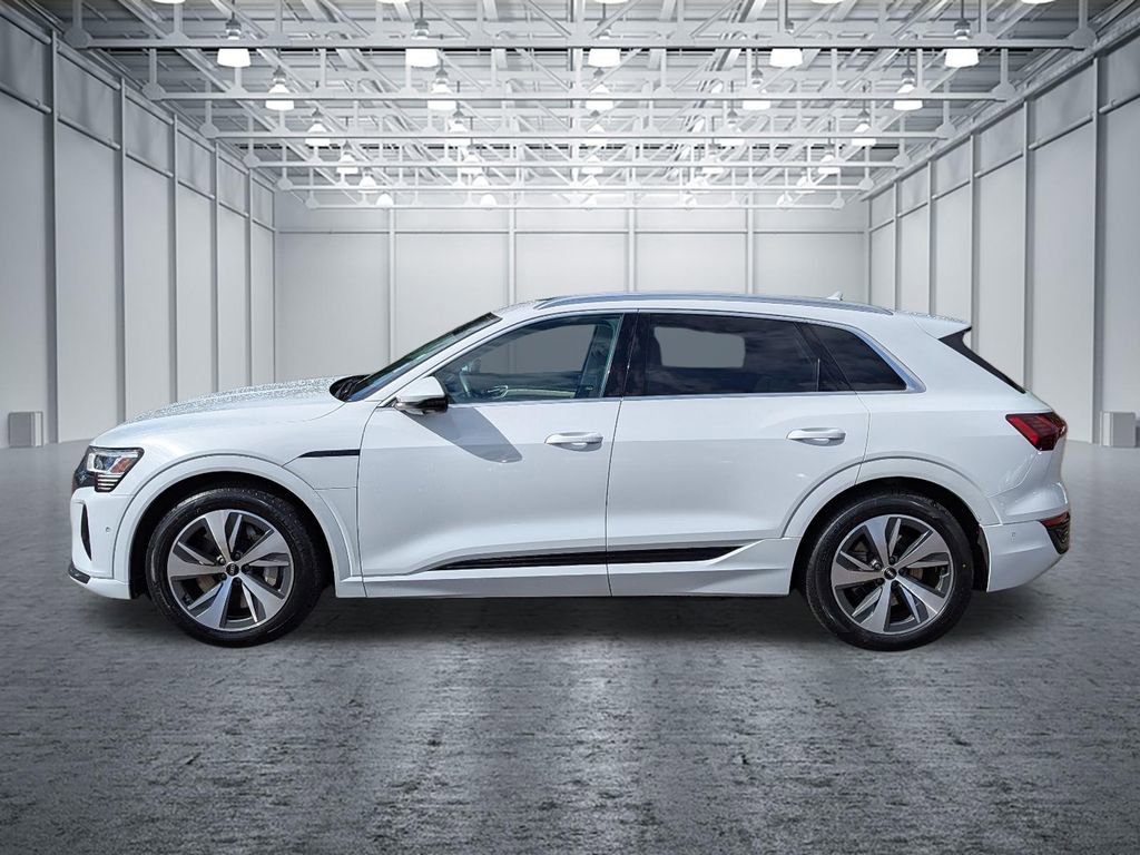 Used 2024 Audi Q8 e-tron Premium Plus w/ Premium Plus Package AWD/4WD image 2